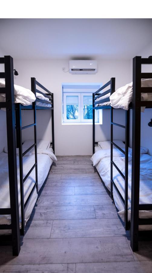 Hostel Evropa Nikšić Exteriér fotografie